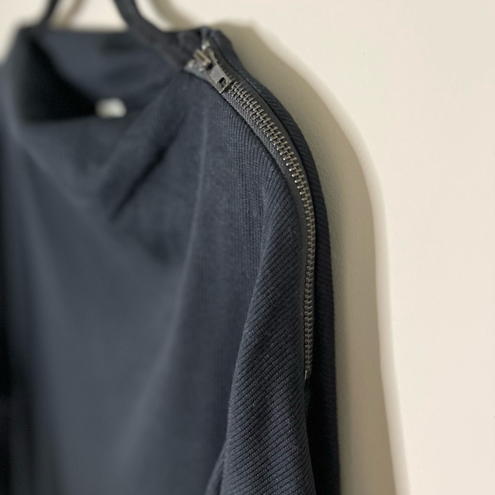 Hayden Zip Shoulder Top